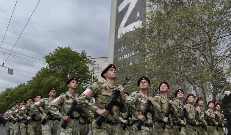 Rușii așteaptă „Ziua Victoriei” cu teamă că vor fi încorporați să lupte în Ucraina